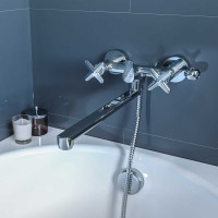 IDDIS Смеситель для ванны с длинным изливом Acros ACRSBL2i10WA