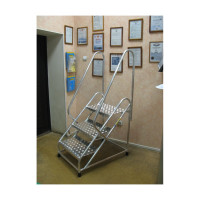 Передвижная монтажная подставка MEGAL (тип 2) 3 ступени с двумя поручнями 051203