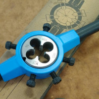 Плашкодержатель GSR DIN EN 22568 65x18 L620 мм Silver B08801130