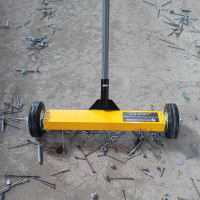 Магнитный сборщик на колесах 330 мм Проф-Магнит Подборщик330-С100