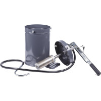 Нагнетатель масла с ручным приводом KraftWell 10 л KRW1795A