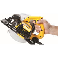 Дисковая пила DeWALT DWE 560