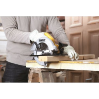 Дисковая пила DeWALT DWE 560