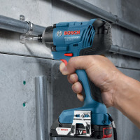 Аккумуляторный гайковерт Bosch GDR 180-LI 06019G5123