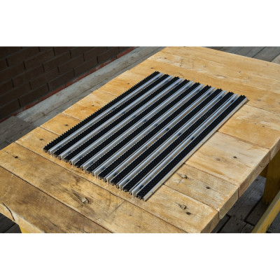 Придверная решетка Gidrolica щетка+скребок, 390х590х23 мм 30034