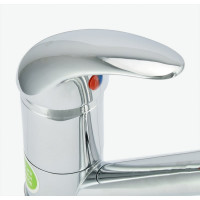 Одноручный смеситель для умывальника Juguni с гибкой подводкой 0402.940C