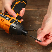 Аккумуляторный винтоверт DEKO DKIS12-Li, 12 В, 1х1.5 Ач 063-4105