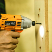 Аккумуляторный винтоверт DEKO DKIS12-Li, 12 В, 1х1.5 Ач 063-4105