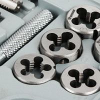 Набор метчиков и плашек ЕРМАК 31 предмет М3-М12 657-003