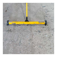 Магнитный сборщик на колесах 660 мм Проф-Магнит Подборщик 660-С100