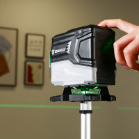 Лазерный самовыравнивающийся профессиональный уровень в кейсе DEKO LL12-HVR SET 2 PREMIUM со штативом 1 м (12 линий) 065-0105-1