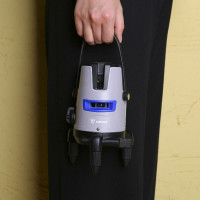 Лазерный самовыравнивающийся уровень DEKO в кейсе DKLL02RB PRO SET 2 PREMIUM со штативом 1 м (2 линии, красный луч) 065-0102-1