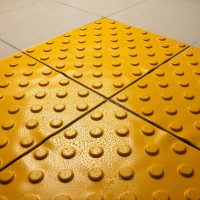 Тактильная плитка PALITRA TECHNOLOGY конусы шахматные 50245-3-PVC-300x300x4-Y-VI