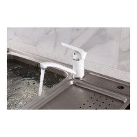 Смеситель для раковины MYNAH высота 113 мм, белый, поворотный излив, латунь M4918J