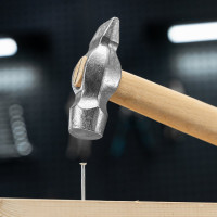 Слесарный молоток Без бренда 400 г,круглый боек,деревянная ручка 10239