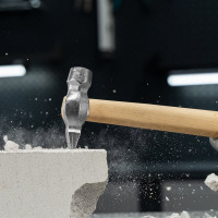 Слесарный молоток Без бренда 400 г,круглый боек,деревянная ручка 10239