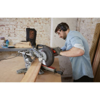 Торцовочная пила c протяжкой Black&Decker BES700
