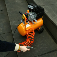 Воздушный поршневой масляный компрессор DEKO DKAC24 ресивер 24 л, 260 л/мин 018-1107