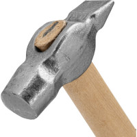 Слесарный молоток Без бренда 600 г,круглый боек,деревянная ручка 10241