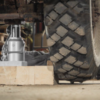 Домкрат гидравлический бутылочный MATRIX MASTER 30 т, высота подъема 260-415 50735