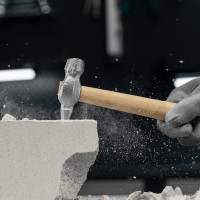 Слесарный молоток Без бренда 200 г,круглый боек,деревянная ручка// 10238