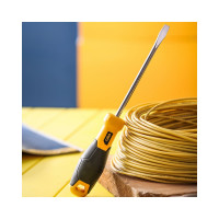 Шлицевая отвертка DELI SL6х150мм DL6361501 Cr-V, магнит, TPR+PP ручка 98355
