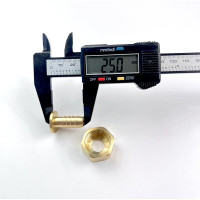 Наконечник латунный с подвижной гайкой внутренняя резьба 1/2 х елочка 10 мм + хомут Профитт 4823419