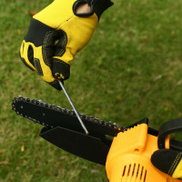 Цепная аккумуляторная пила DEKO DKCHS 20-6 20 В, 2x2 А*ч 063-4309