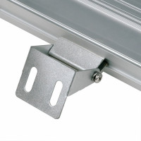 Светодиодный линейный прожектор Uniel ULF-L53-18W/4000K/L100/45D 220V IP65 SILVER UL-00008508