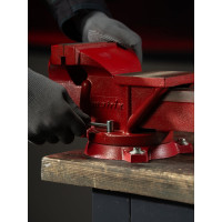 Слесарные тиски MATRIX 150 мм, поворотные, с наковальней 18602