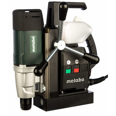 На магнитной подошве дрель Metabo MAG 32 600635500