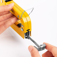 Строительный мебельный степлер DELI металлический с регулировкой + антистеплер DL238105 с набором скоб в кейсе (Тип «П» 4-14мм, «U» 10-12мм и «T» 10-14мм по 2000шт каждых) 98418