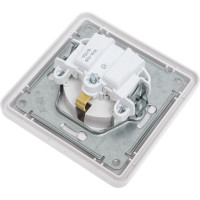 Одноместная розетка с заземлением, крышкой, защитными шторками и рамкой, белая IP44 WESSEN 59 Systeme Electric RS16-152B-18