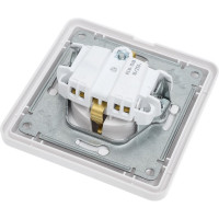 Одноместная розетка с заземлением, крышкой, защитными шторками и рамкой, белая IP44 WESSEN 59 Systeme Electric RS16-152B-18