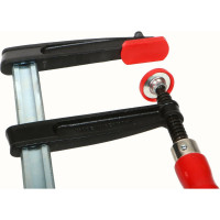 Струбцина BESSEY из ковкого чугуна 300/120, усилие 5.5 кН, с деревянной рукояткой BE-TPN30S12BE