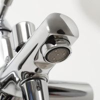Смеситель для ванны WasserKRAFT Main с коротким изливом 4101