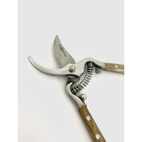 Садовый секатор MAGNETTA MG0201