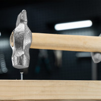 Слесарный молоток Без бренда 800 г,круглый боек,деревянная ручка 10243