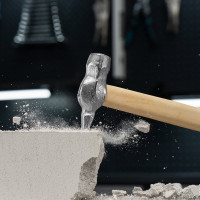 Слесарный молоток Без бренда 800 г,круглый боек,деревянная ручка 10243