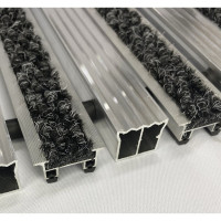 Грязезащитная придверная решетка ООО ПК ЦентрВход Эксперт ворс-широкий скребок, 390х590 мм 731EX008