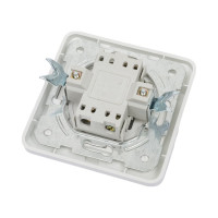 Проходной переключатель TDM ELECTRIC Валдай белый одноклавишный 10А SQ1804-0003