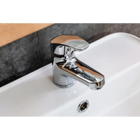 Полимерный смеситель для раковины с гигиеническим душем OneLife by Orange хром P01-022cr