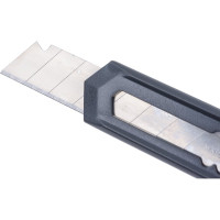 Канцелярский нож MAPED Франция Start 18 мм, фиксатор, корпус черно-красный, европодвес 235472