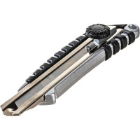 Канцелярский нож BRAUBERG Metallic 18 мм роликовый фиксатор резиновые вставки металл 237159