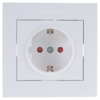 Розетка LEZARD RAIN с защитой от детей керамика белый 703-0202-124