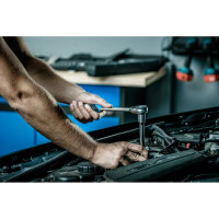 Трещотка HOEGERT TECHNIK изогнутая, с кнопкой 1/2, 72 зубца HT1R322
