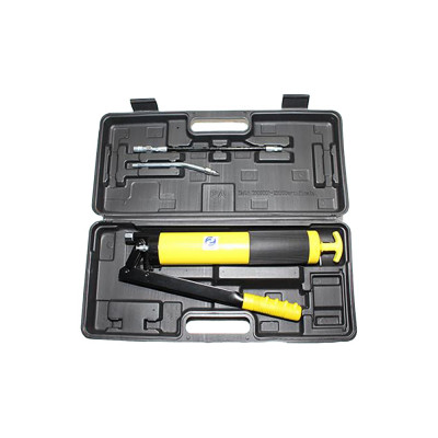 Рычажно-плунжерный шприц CNIC P-2709 400 куб.см, 14oz, с металлической трубкой/шлангом/насадкой, пластиковый чемодан 38703