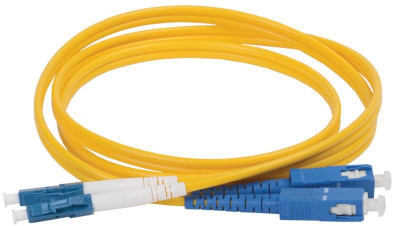 Патч-корд оптический коммутационный переходной для одномодового кабеля (SM); 9/125 (OS2); LC/UPC-SC/UPC (Duplex) (дл.100м) ITK FPC09-LCU-SCU-C2L-100M