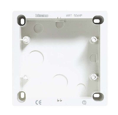 Коробка настен. (118х118х55) Light Leg BTC 506NP
