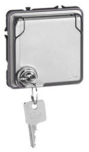 Розетка 1-м СП 6мод. Soliroc 16А IP55 IK10 2P+E с заземл. Schuko защ. шторки с запираем. крышкой немецк. стандарт винт. клеммы хром Leg 077837
